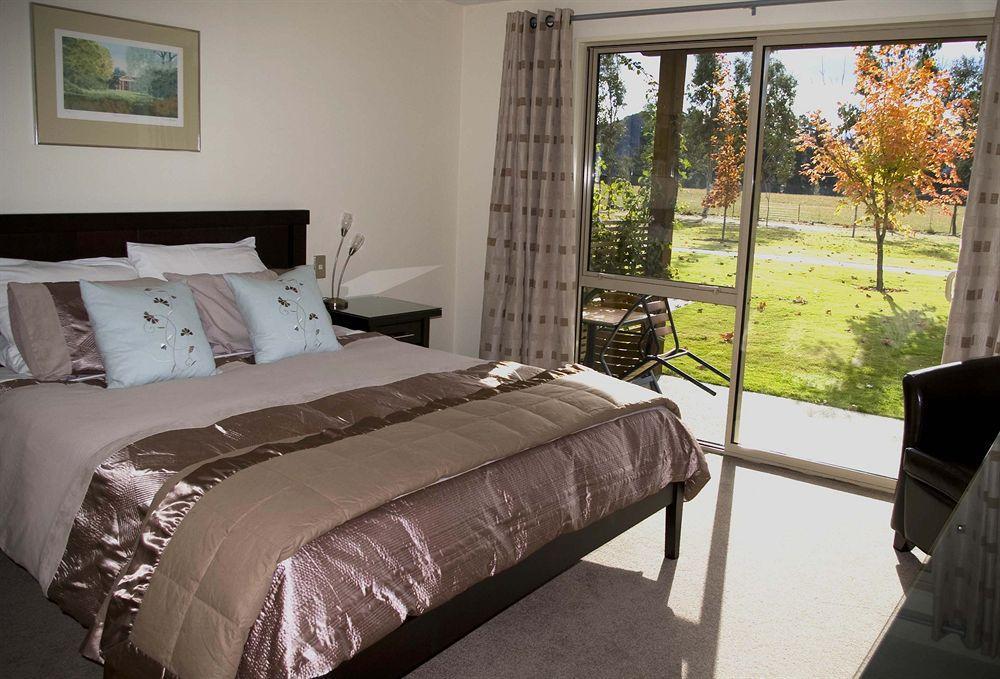 Maple Lodge Luxury Bed & Breakfast Albert Town Kültér fotó