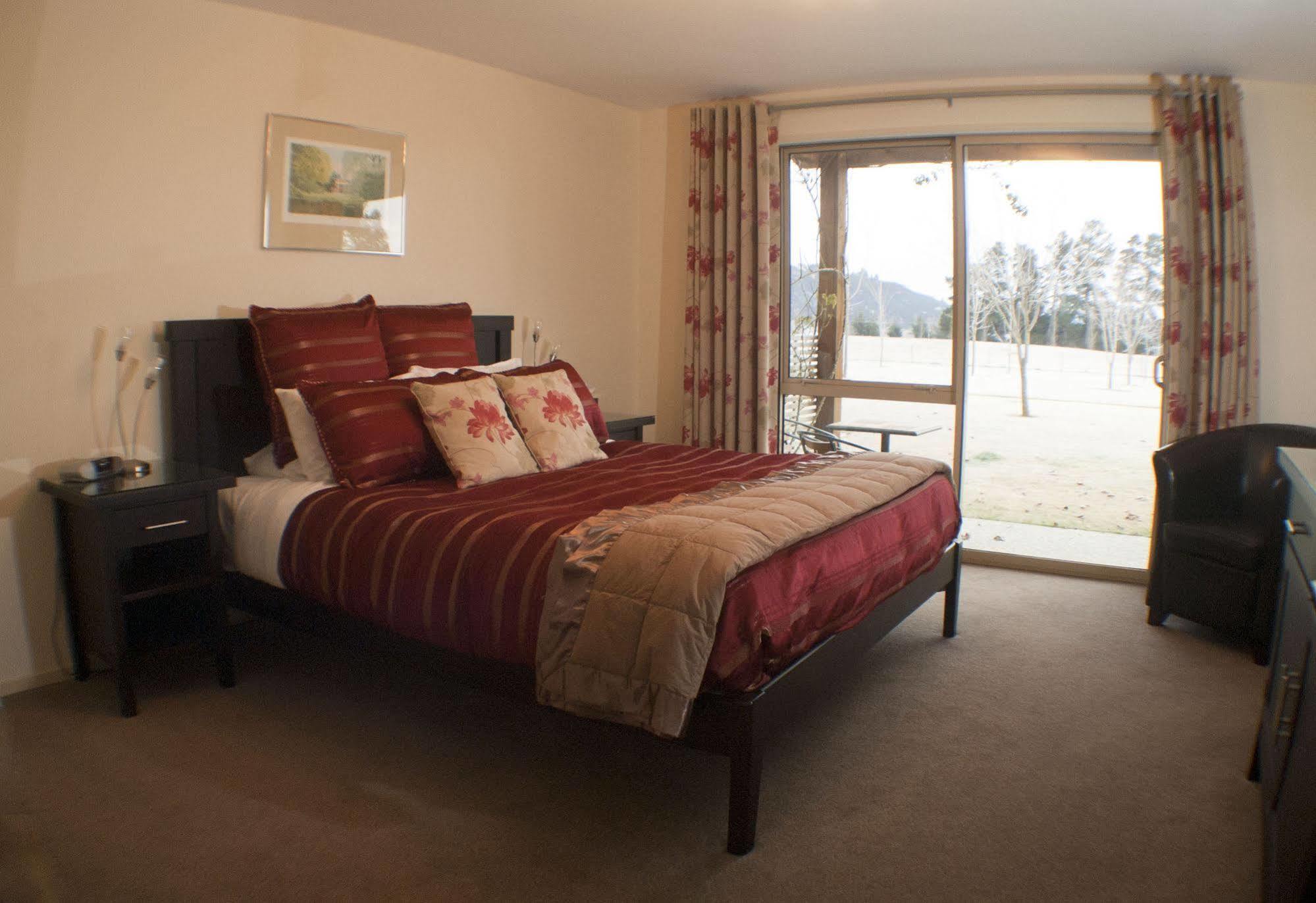 Maple Lodge Luxury Bed & Breakfast Albert Town Kültér fotó
