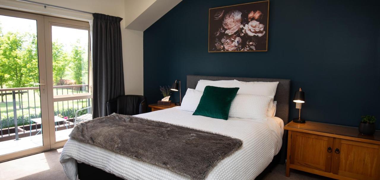 Maple Lodge Luxury Bed & Breakfast Albert Town Kültér fotó