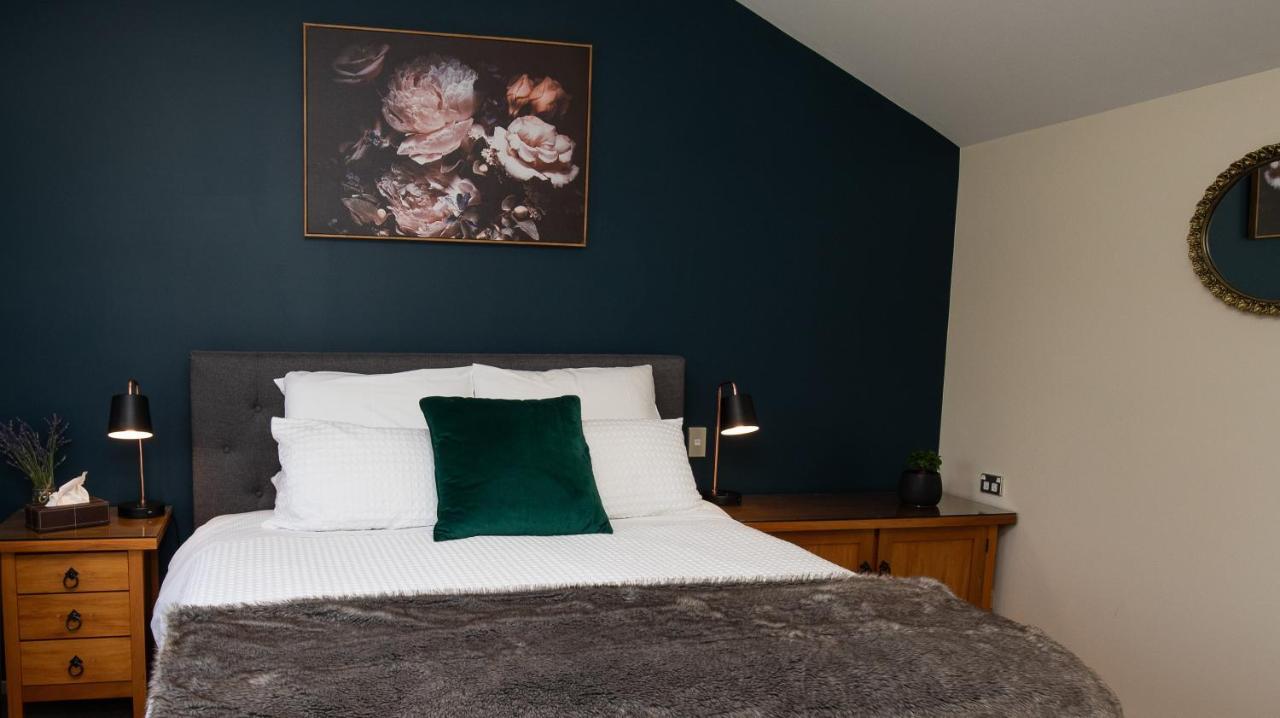 Maple Lodge Luxury Bed & Breakfast Albert Town Kültér fotó